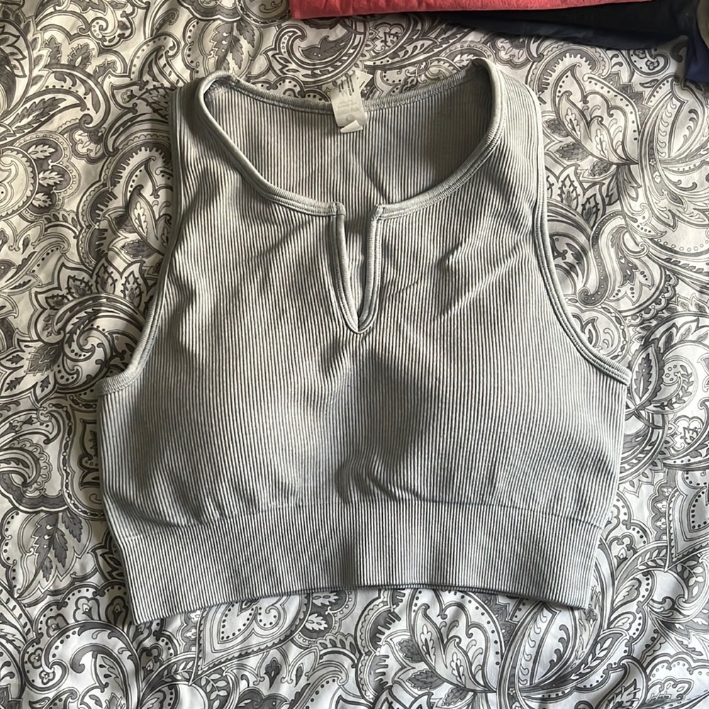 Cropped athletic top